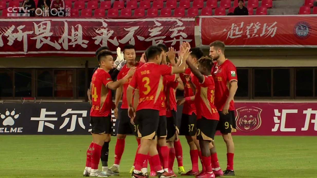 阿尔勒球队接连失利，保级形势严峻