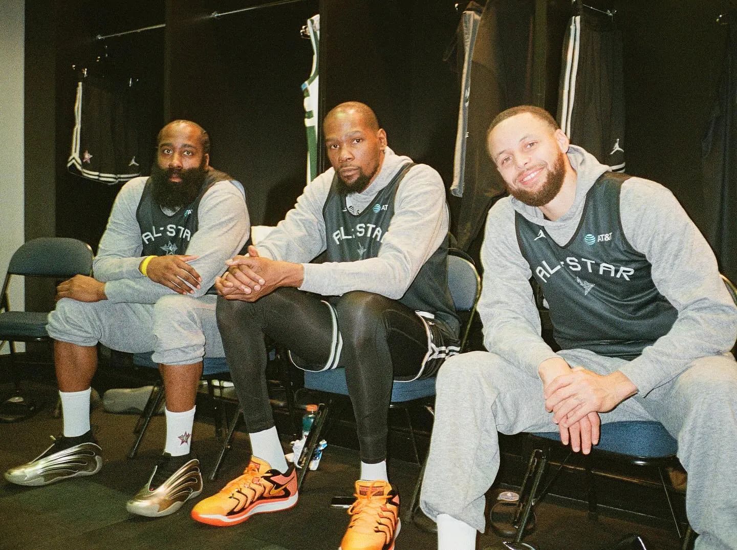 NBA球员线上互动直播，与球迷互动训练