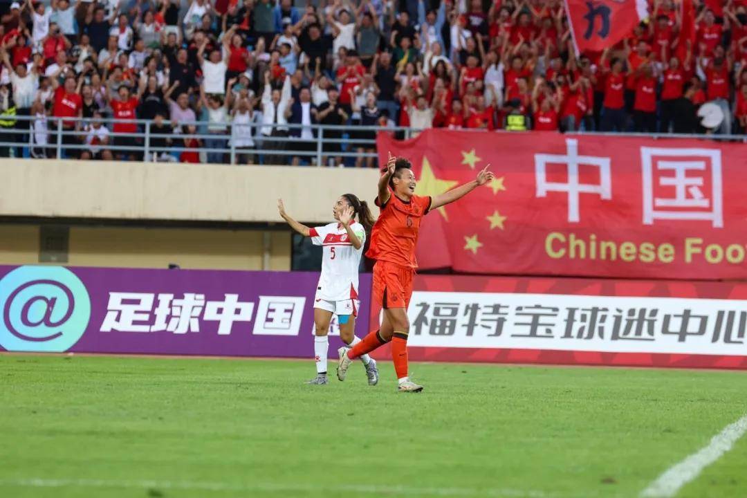 热血澎湃!中国女足奋勇争先进决赛 热血澎湃!中国女足奋勇争先进决赛