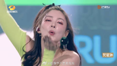 美国女子双人红利赛制胜夺冠