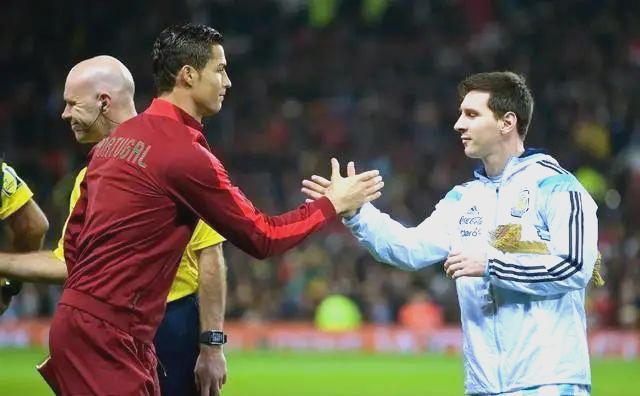 欧洲冠军联赛夺冠热门浮出水面,比赛纷纷进入白热化 欧洲冠军联赛夺冠热门浮出水面,比赛纷纷进入白热化