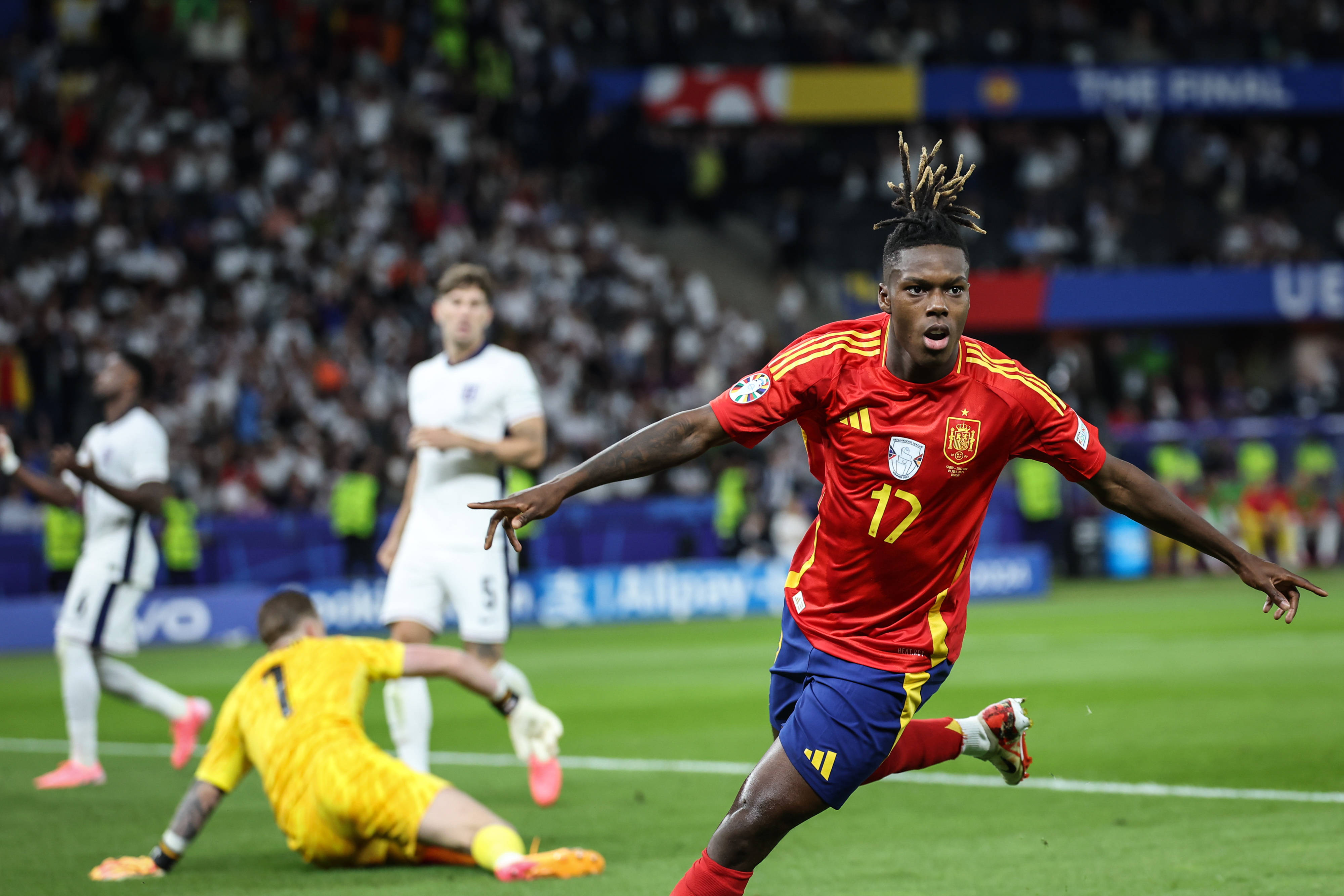 西班牙队在国际比赛中夺冠 西班牙队在国际比赛中夺冠