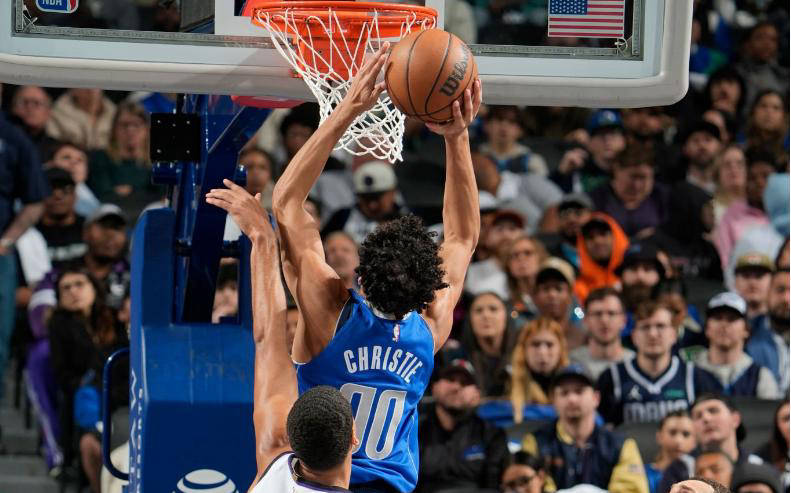 独行侠新援表现抢眼,助球队取胜 独行侠新援表现抢眼,助球队取胜