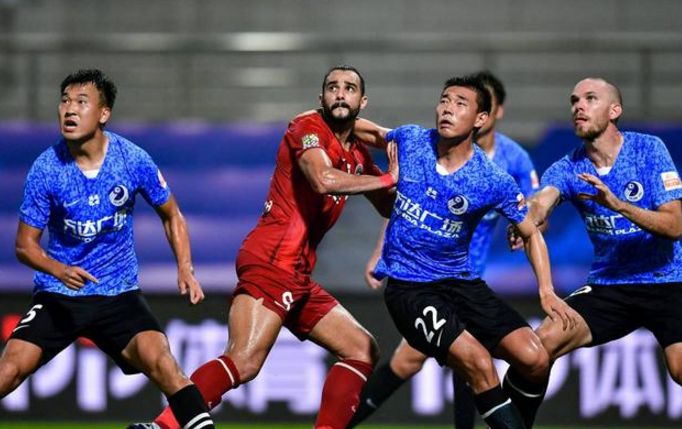 骑士队外援助攻领先，经验丰富带头作战