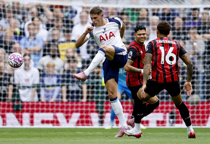 伯恩利客场逼平伯恩茅斯，争取保级