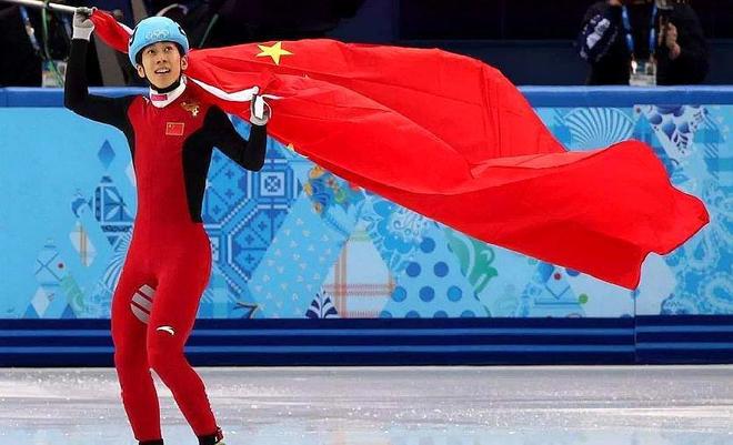 东京男篮掀起风云,夺得冠军宝座 东京男篮掀起风云,夺得冠军宝座