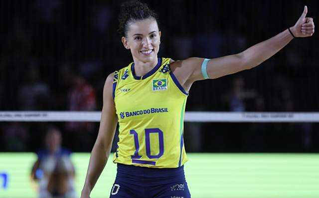 巴西女排实现逆袭，赢得金牌