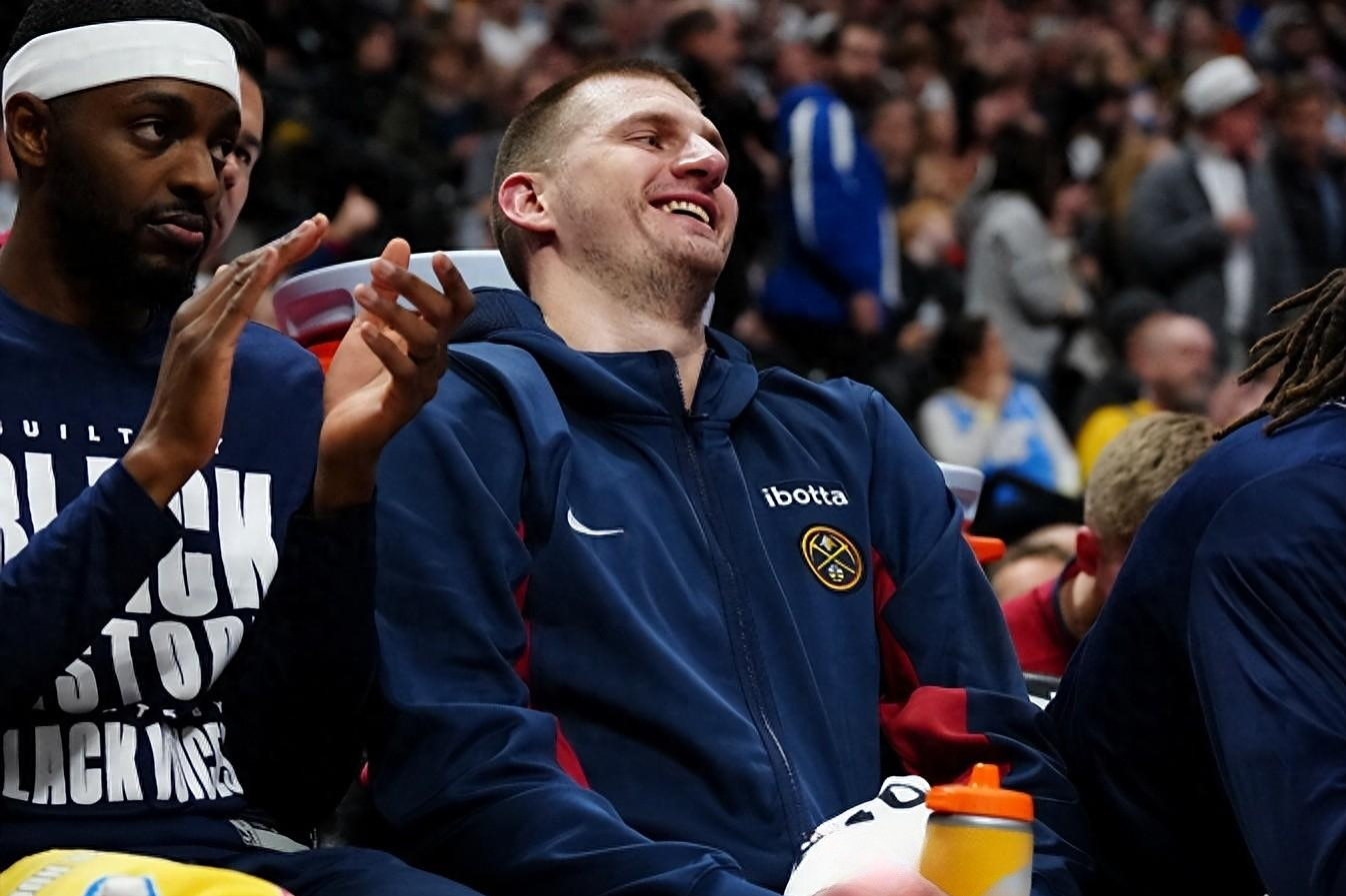 爵士队主力球员肩伤恢复不力，缺席一周影响球队整体实力