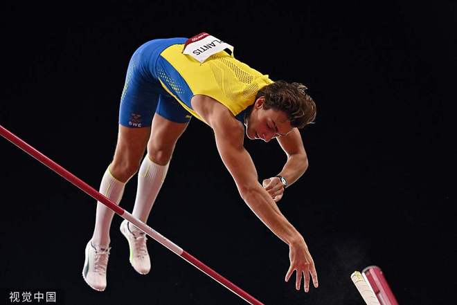 巴西田径运动员丘博成功获得铜牌