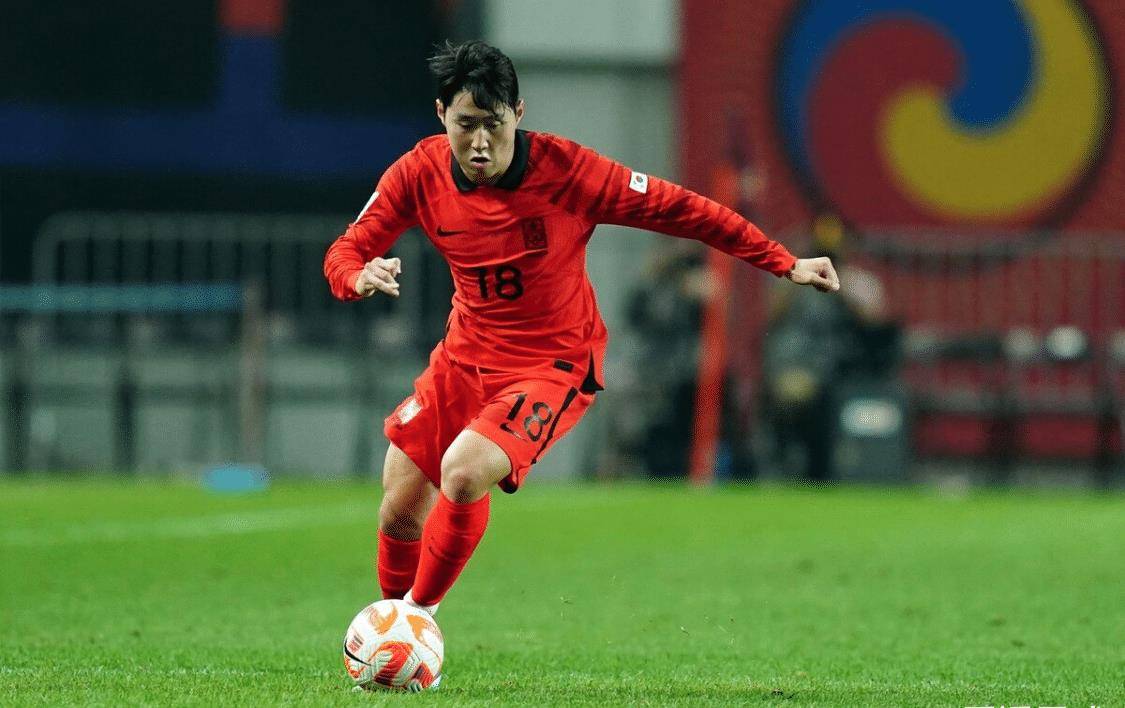 中国队努力备战，足球赛事精彩纷呈