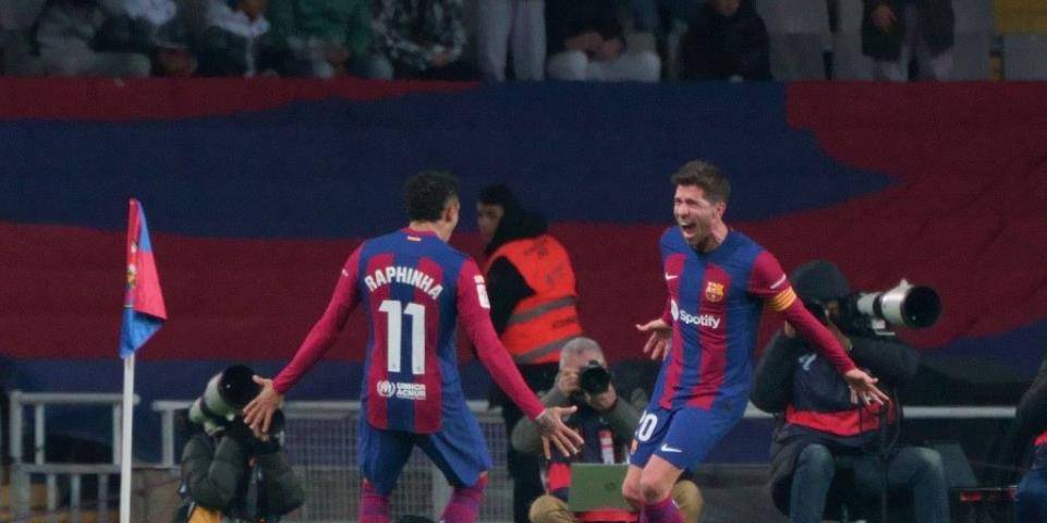 里昂客场取胜,巴黎圣日耳曼遭遇波折 里昂客场取胜,巴黎圣日耳曼遭遇波折