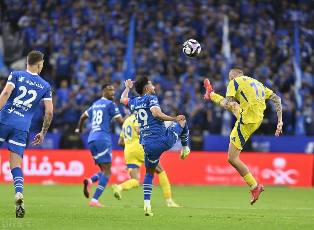 欧洲顶级球队大战，激烈对抗令人期待