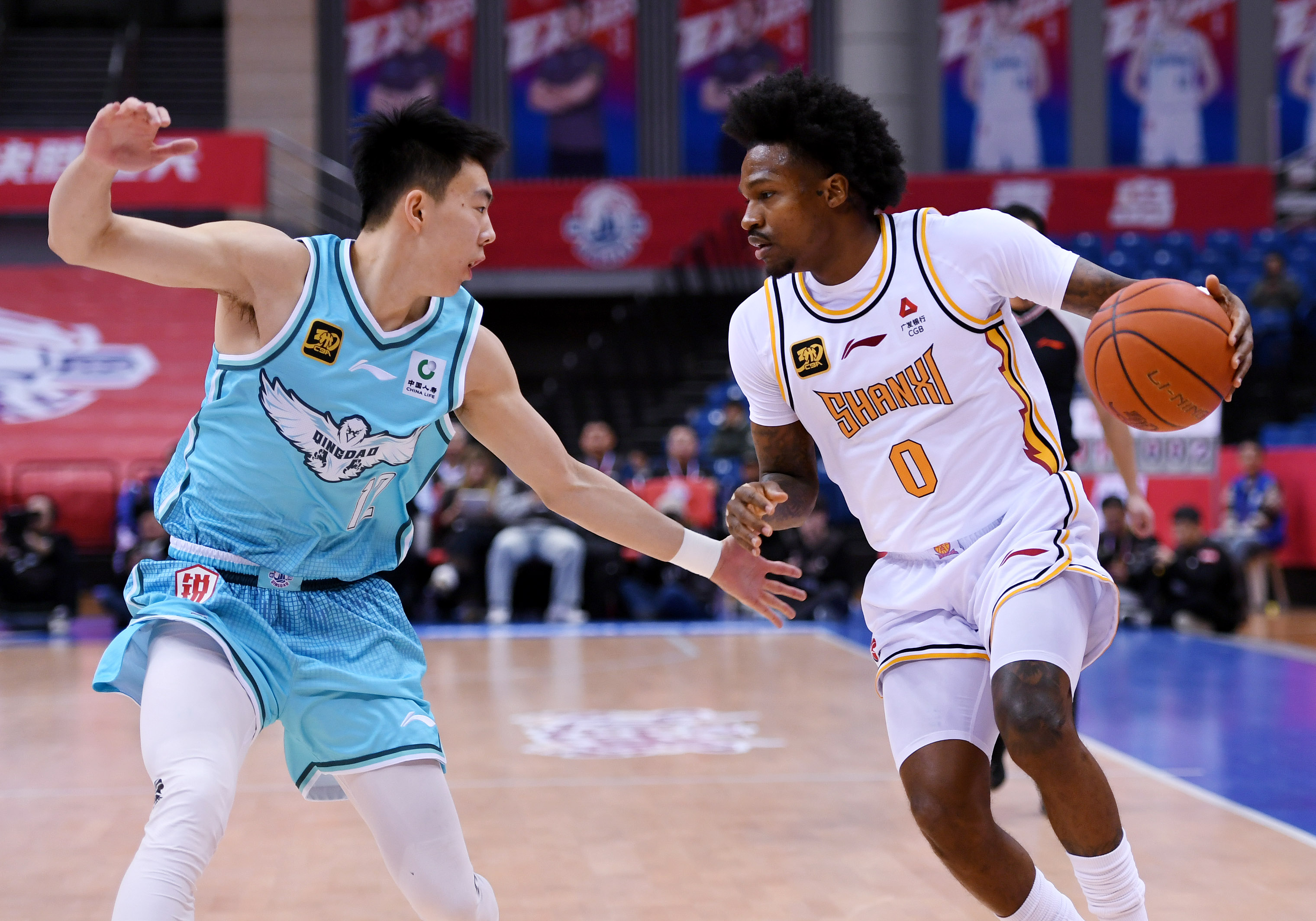 比赛中解围神勇,被誉为最出色防守球员 比赛中解围神勇,被誉为最出色防守球员