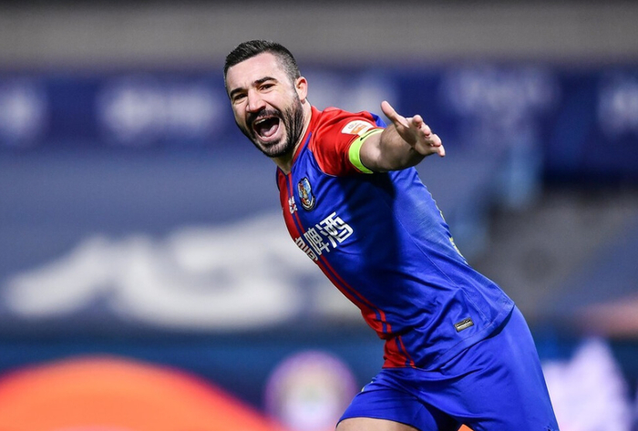 武汉卓尔努力追赶，积极摆脱降级压力