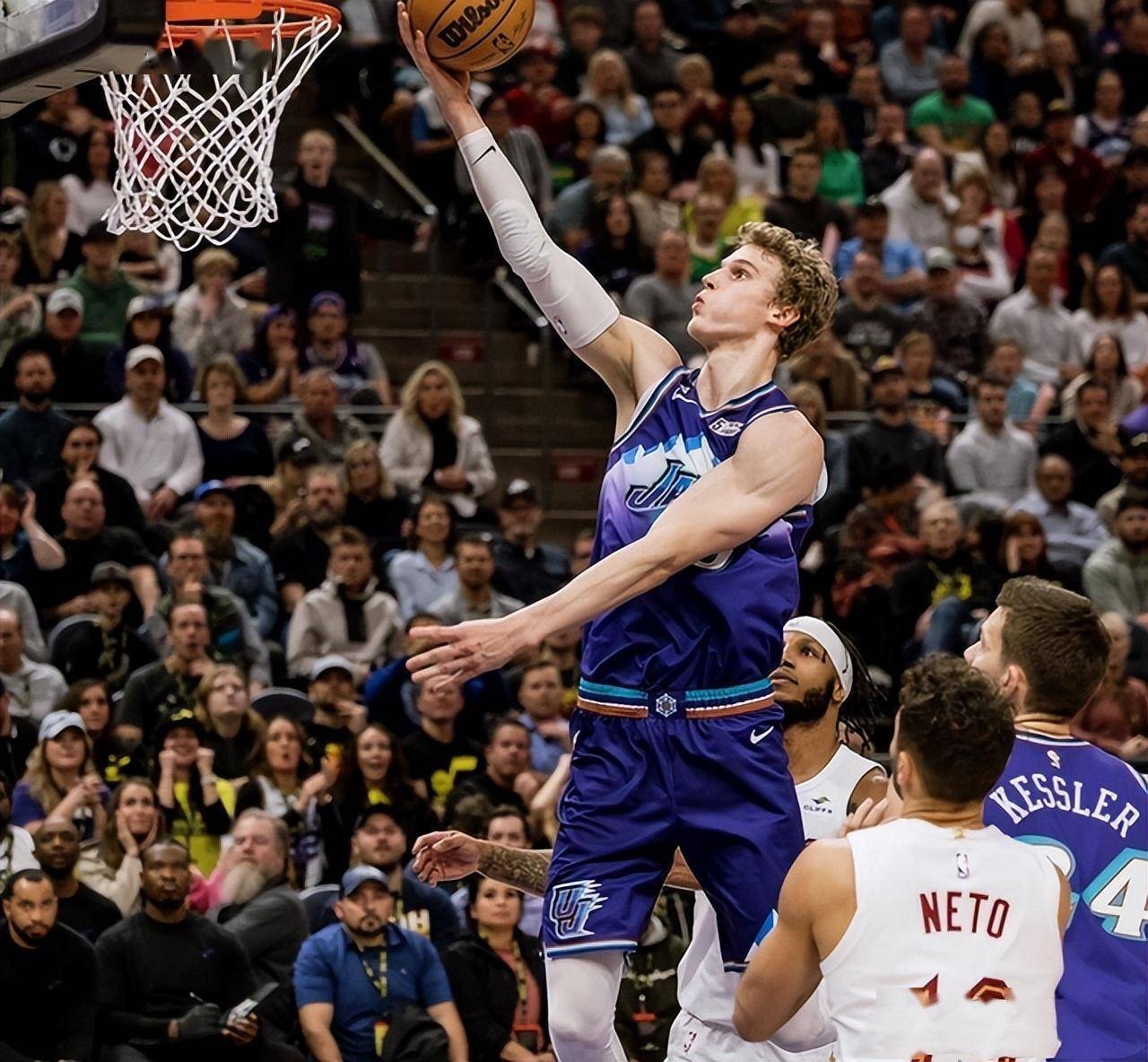 爵士艰难取胜,米切尔三分命中致胜 爵士艰难取胜,米切尔三分命中致胜