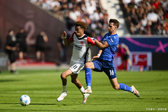 法兰克福主场不敌沃尔夫斯堡,争夺前四席位受阻 法兰克福主场不敌沃尔夫斯堡,争夺前四席位受阻