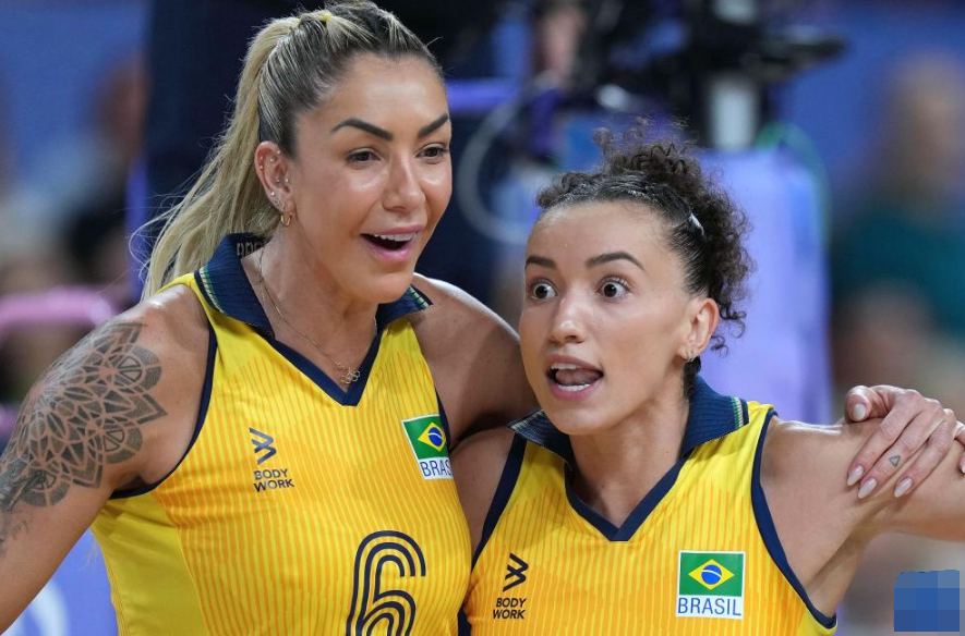 巴西选手在排球比赛中夺冠 巴西选手在排球比赛中夺冠