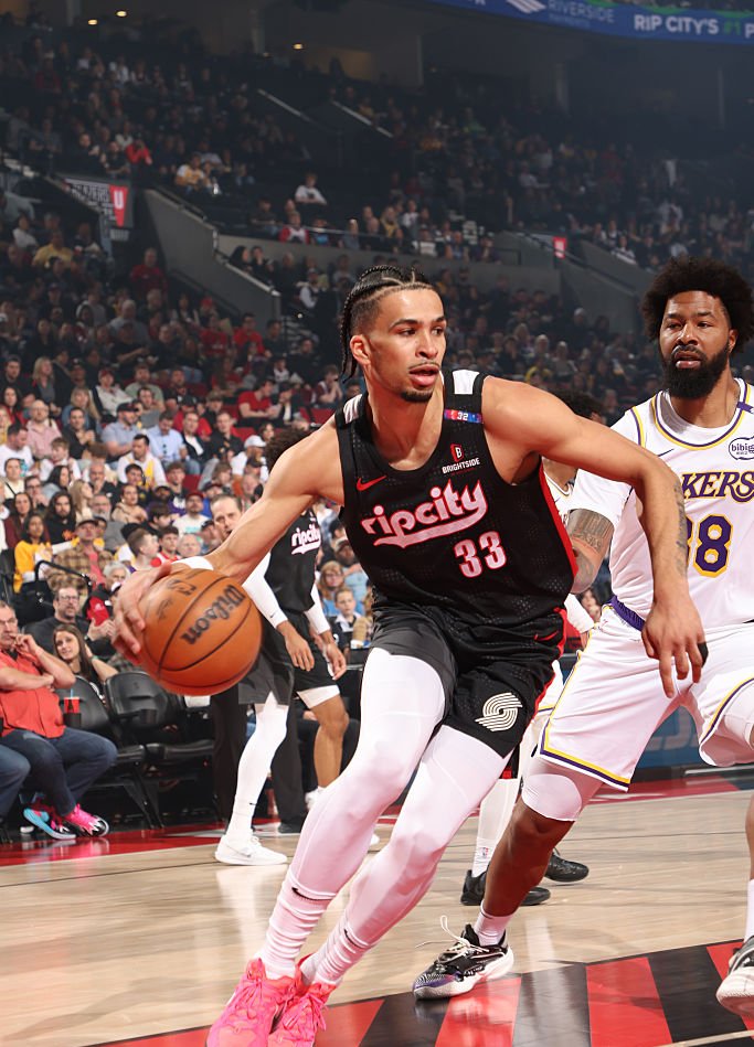 湖人逆转开拓者,豪取四连胜 湖人逆转开拓者,豪取四连胜