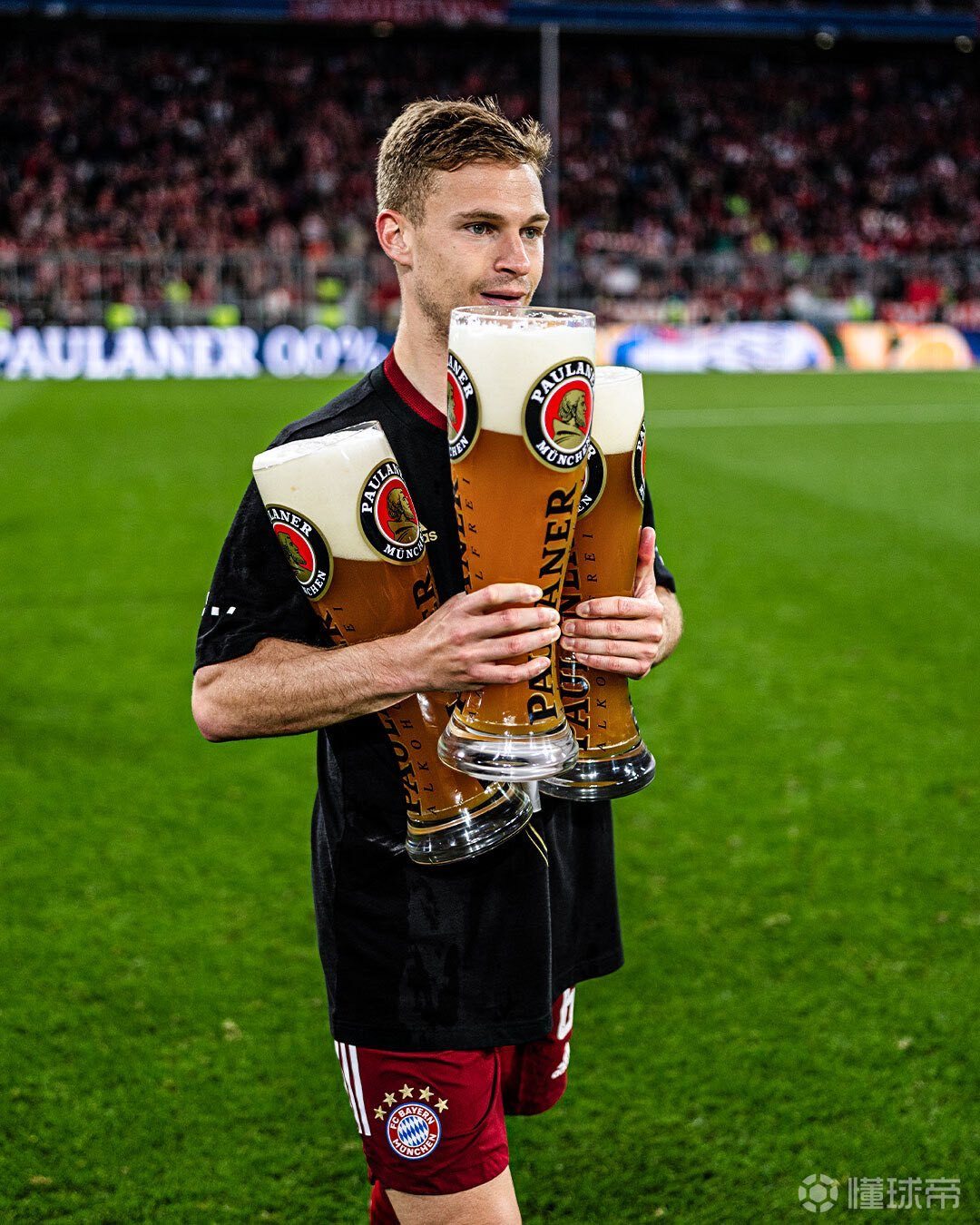 冠军奖杯向拜仁慕尼黑靠拢，夺冠机率升高