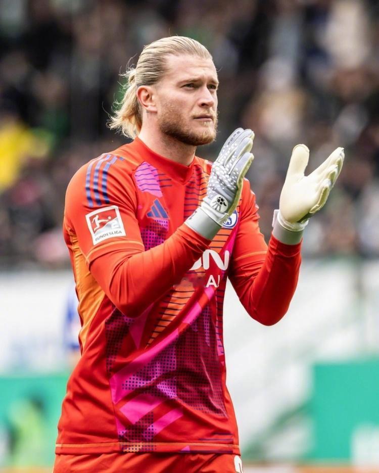 沙尔克04队再遇失利，陷入低谷