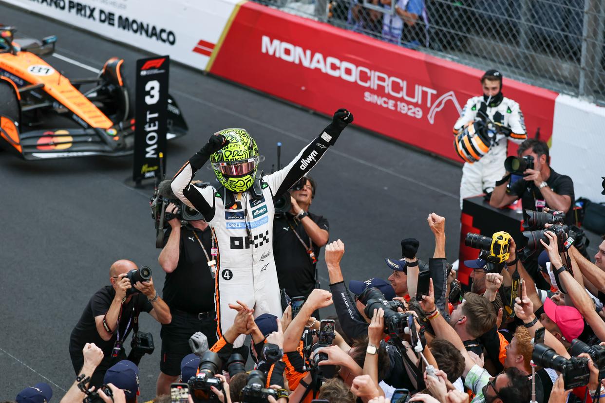 摩纳哥主场取胜,疯狂庆祝胜利 摩纳哥主场取胜,疯狂庆祝胜利