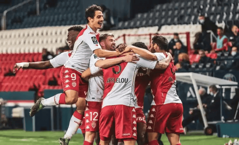 摩纳哥主场取胜,疯狂庆祝胜利 摩纳哥主场取胜,疯狂庆祝胜利