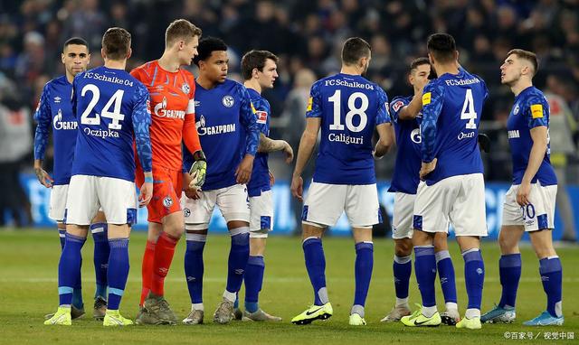 沙尔克04遭遇惨败，降级区形势严峻