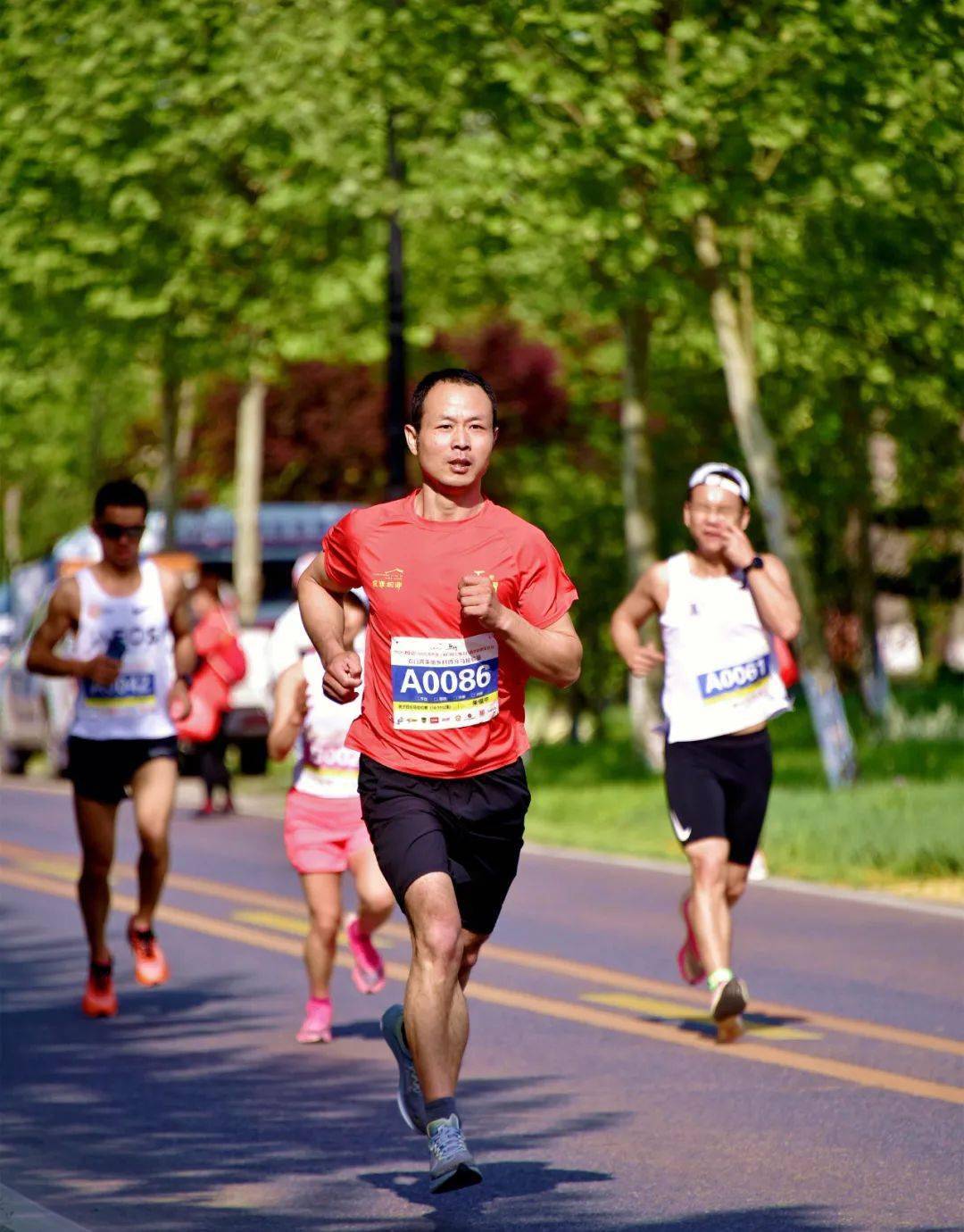 体育场上,狂飙跑动的精彩瞬间 体育场上,狂飙跑动的精彩瞬间