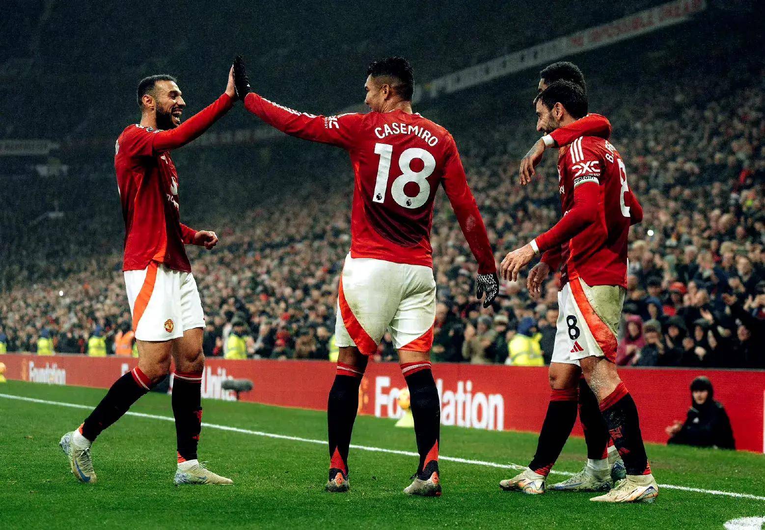 切尔西后卫策动进攻,不惜冒险冲击 切尔西后卫策动进攻,不惜冒险冲击