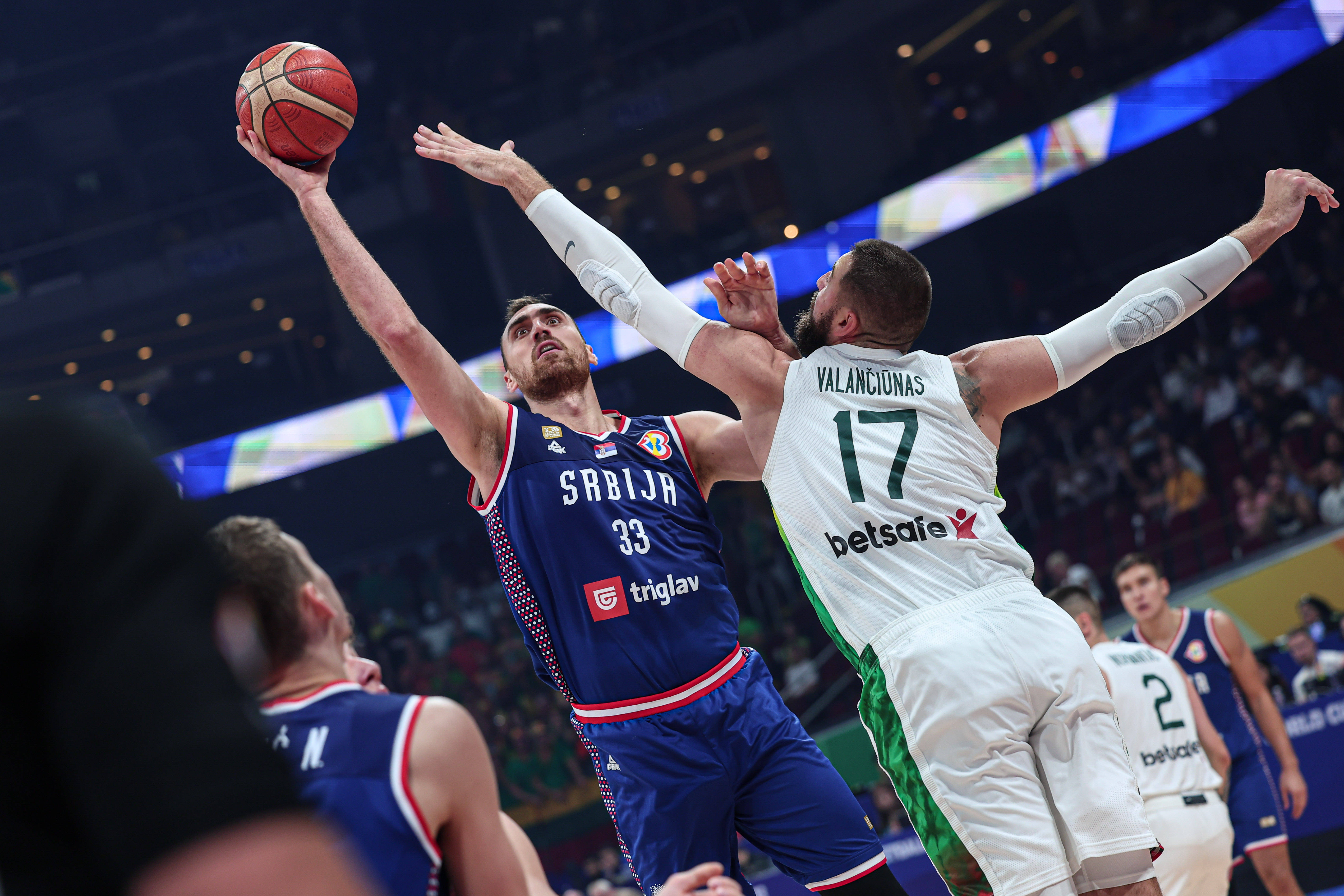 世界杯篮球赛欧洲区比赛激烈进行 世界杯篮球赛欧洲区比赛激烈进行