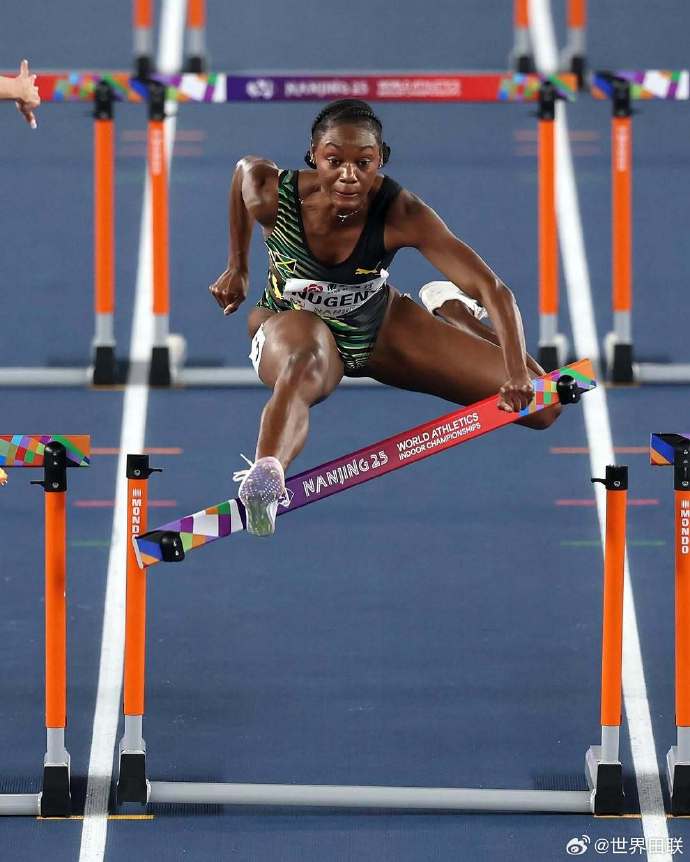 科摩罗选手在田径比赛中夺冠 科摩罗选手在田径比赛中夺冠