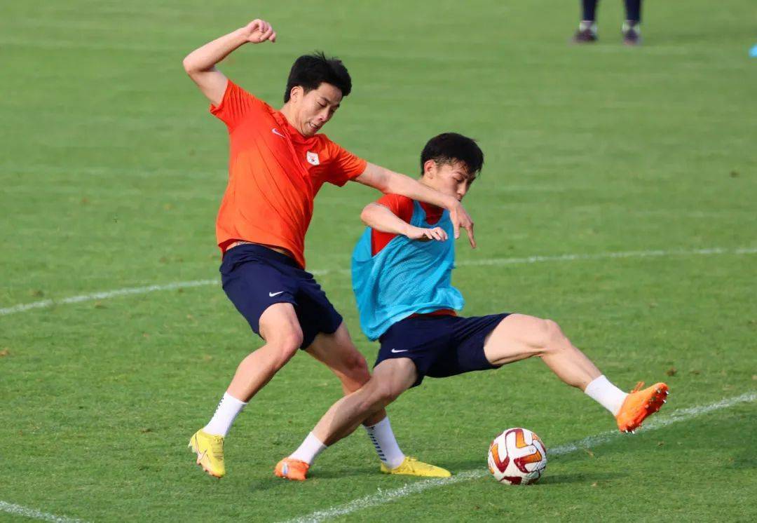 青海队严阵以待,备战季后赛关键战役 青海队严阵以待,备战季后赛关键战役