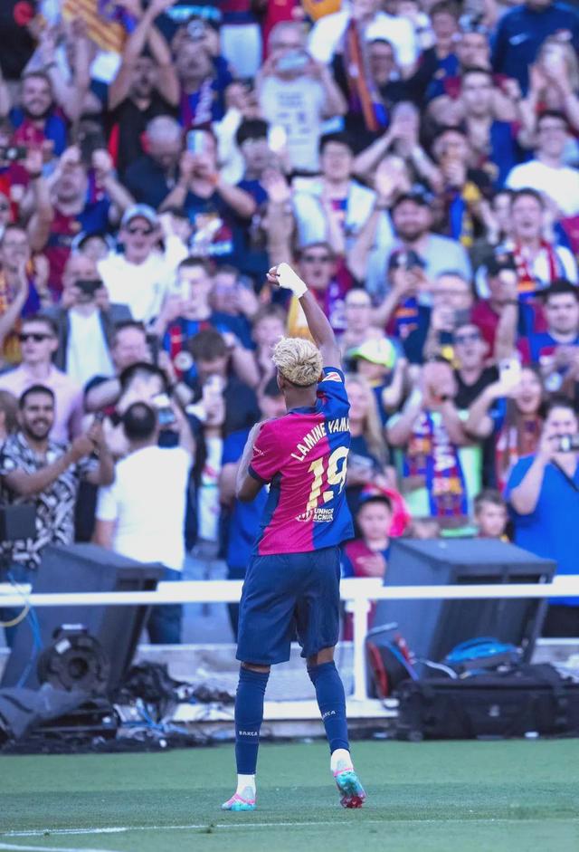 巴塞罗那新援表现亮眼，有望成为球队核心