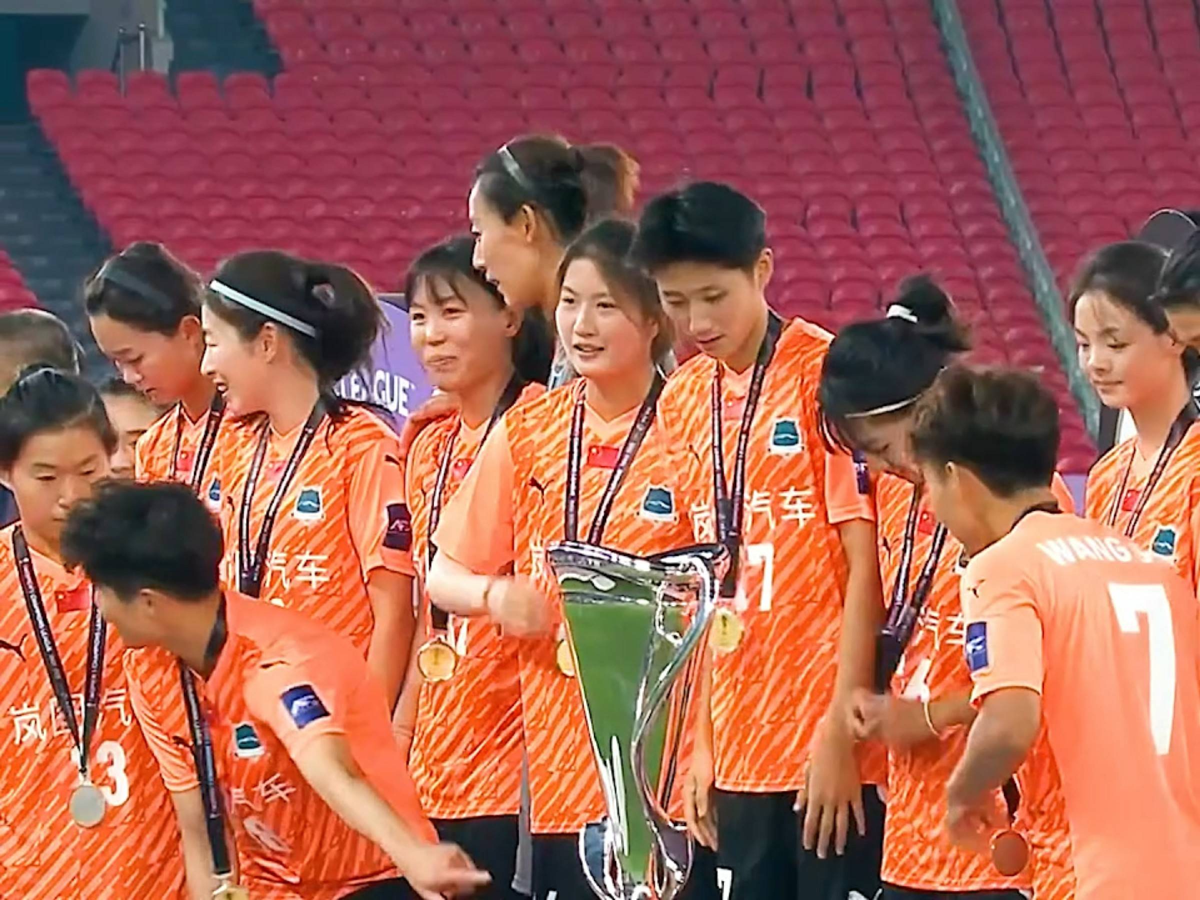 雷速-中国女足接连战胜实力强劲对手，士气高涨