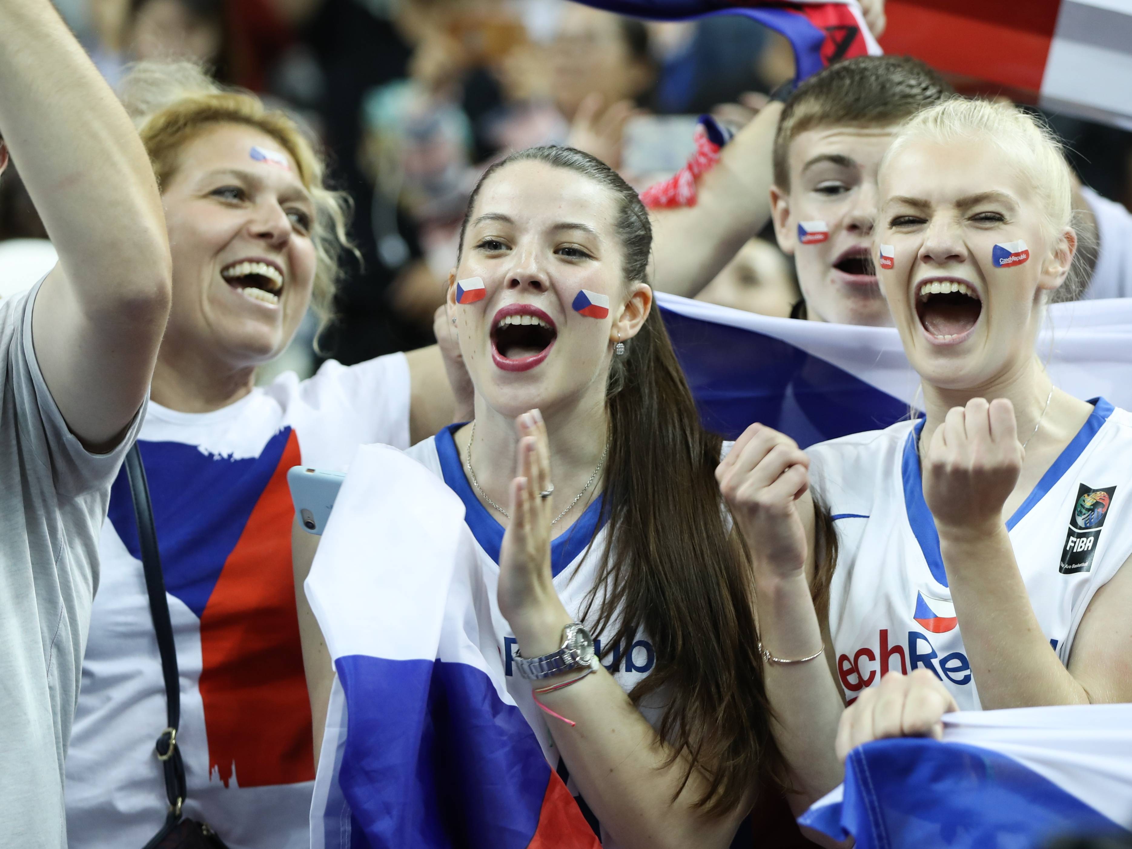 雷速官网-捷克队在比赛中取得胜利，表现卓越