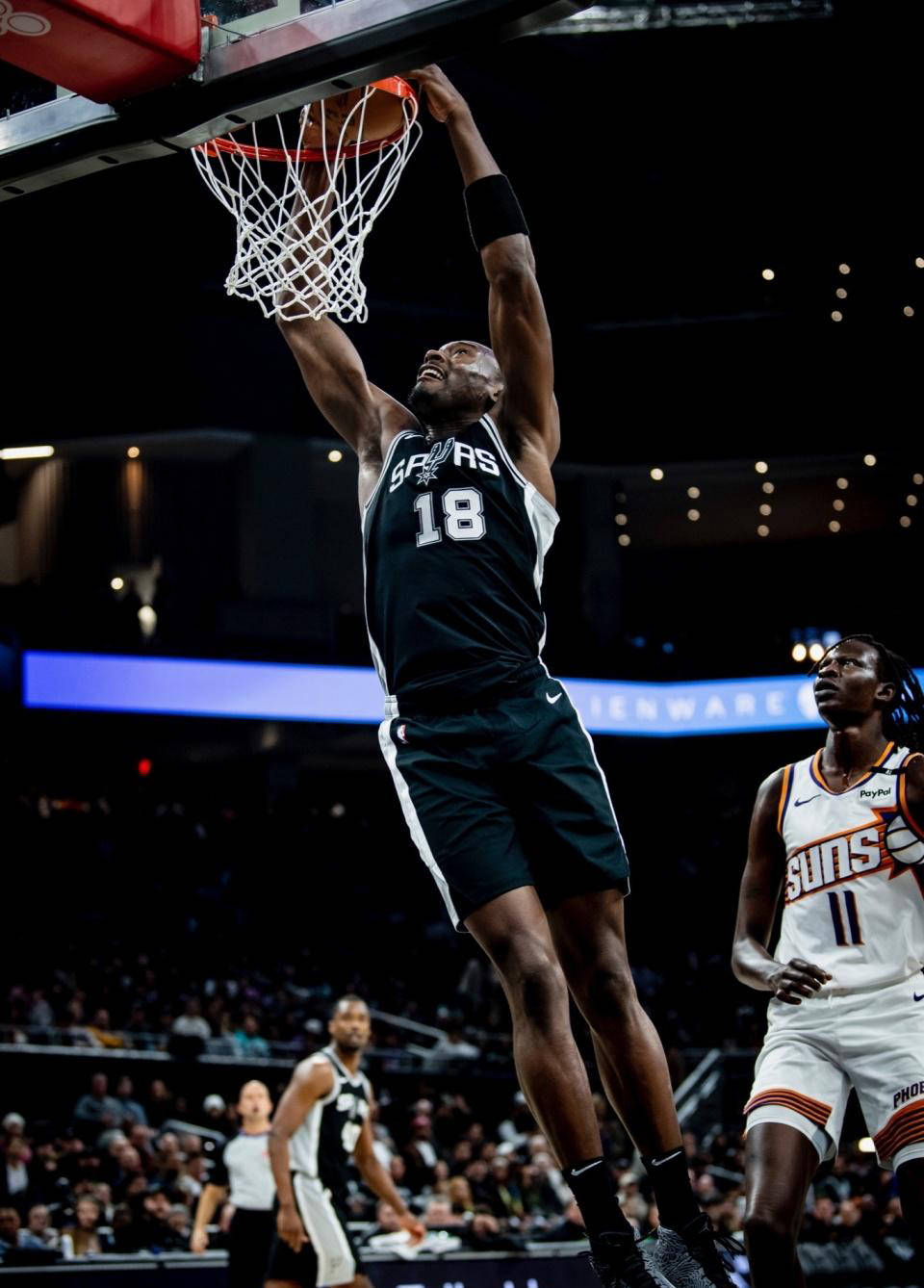 雷速官网-马刺老将状态回升，球队期待连胜