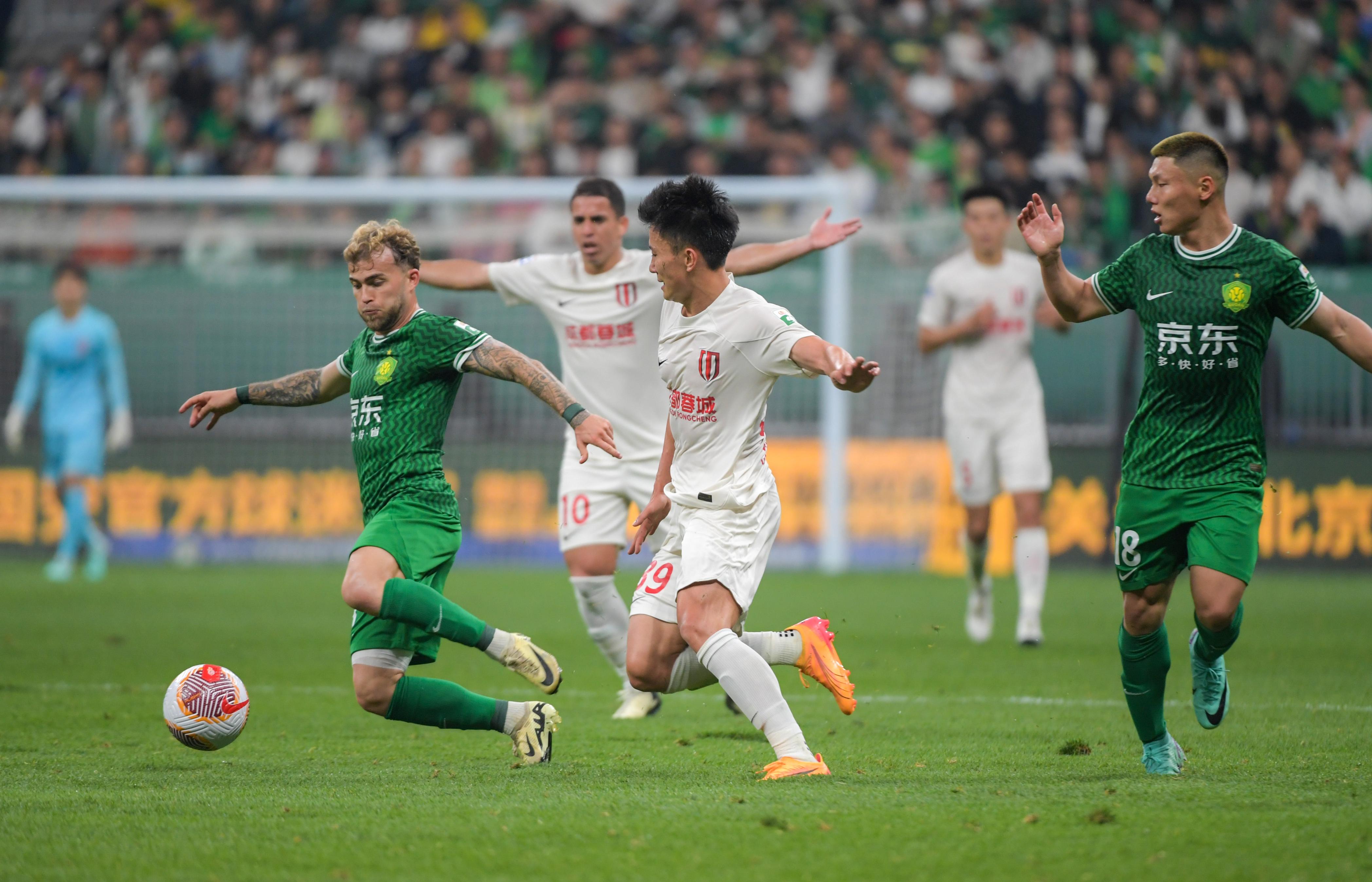 广州富力豪取主场胜利，战绩亮眼