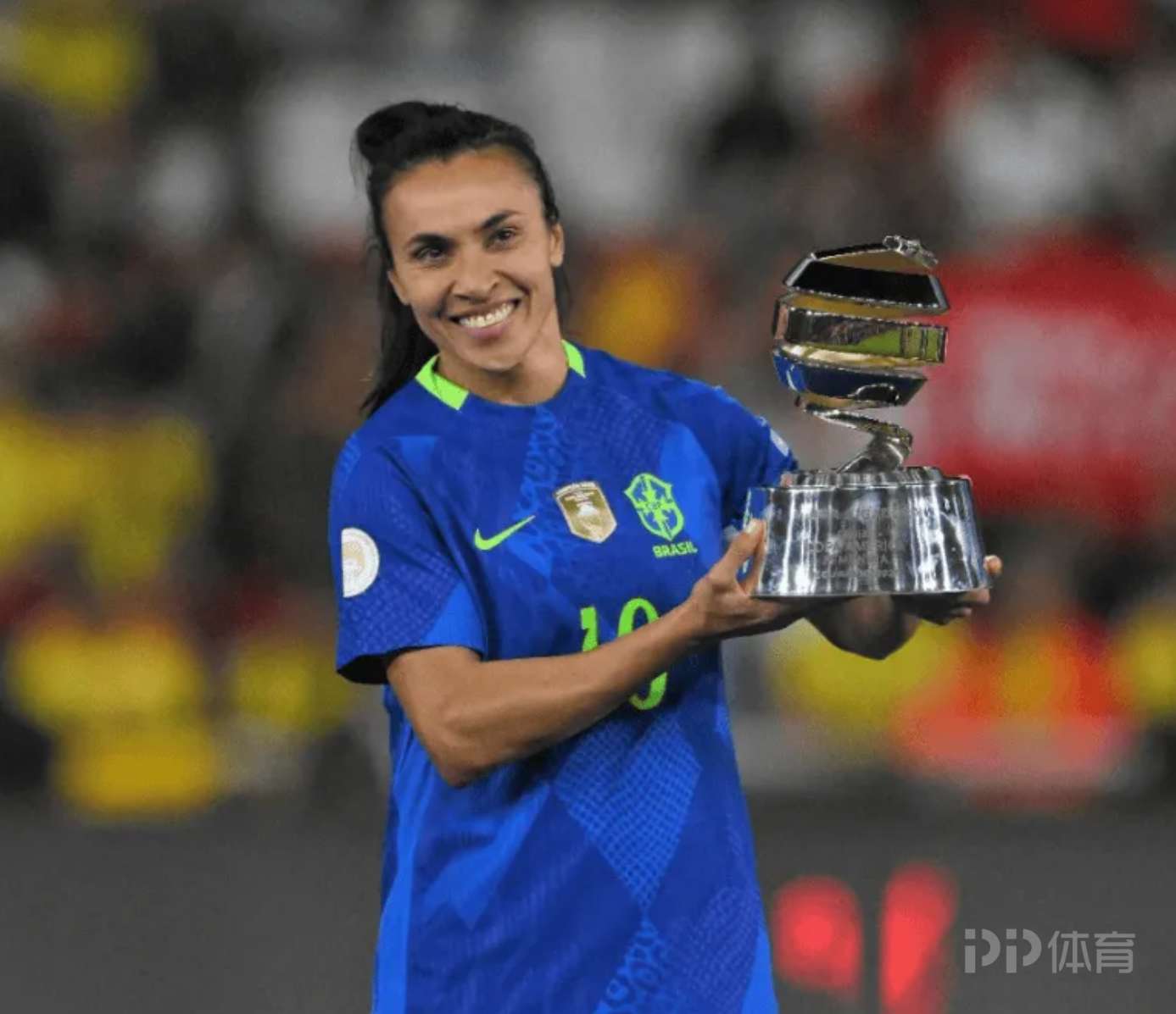 美洲北部女足明星球员表现抢眼 美洲北部女足明星球员表现抢眼