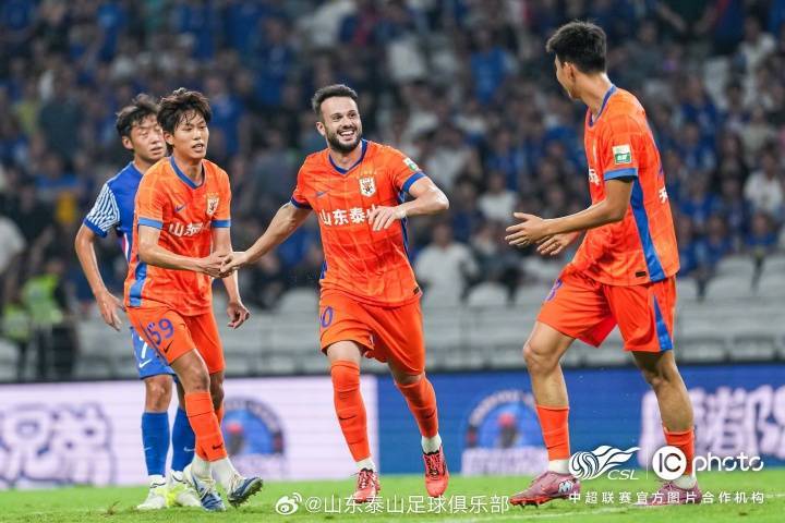 危地马拉队在同圭亚那队的比赛中获得胜利 危地马拉队在同圭亚那队的比赛中获得胜利