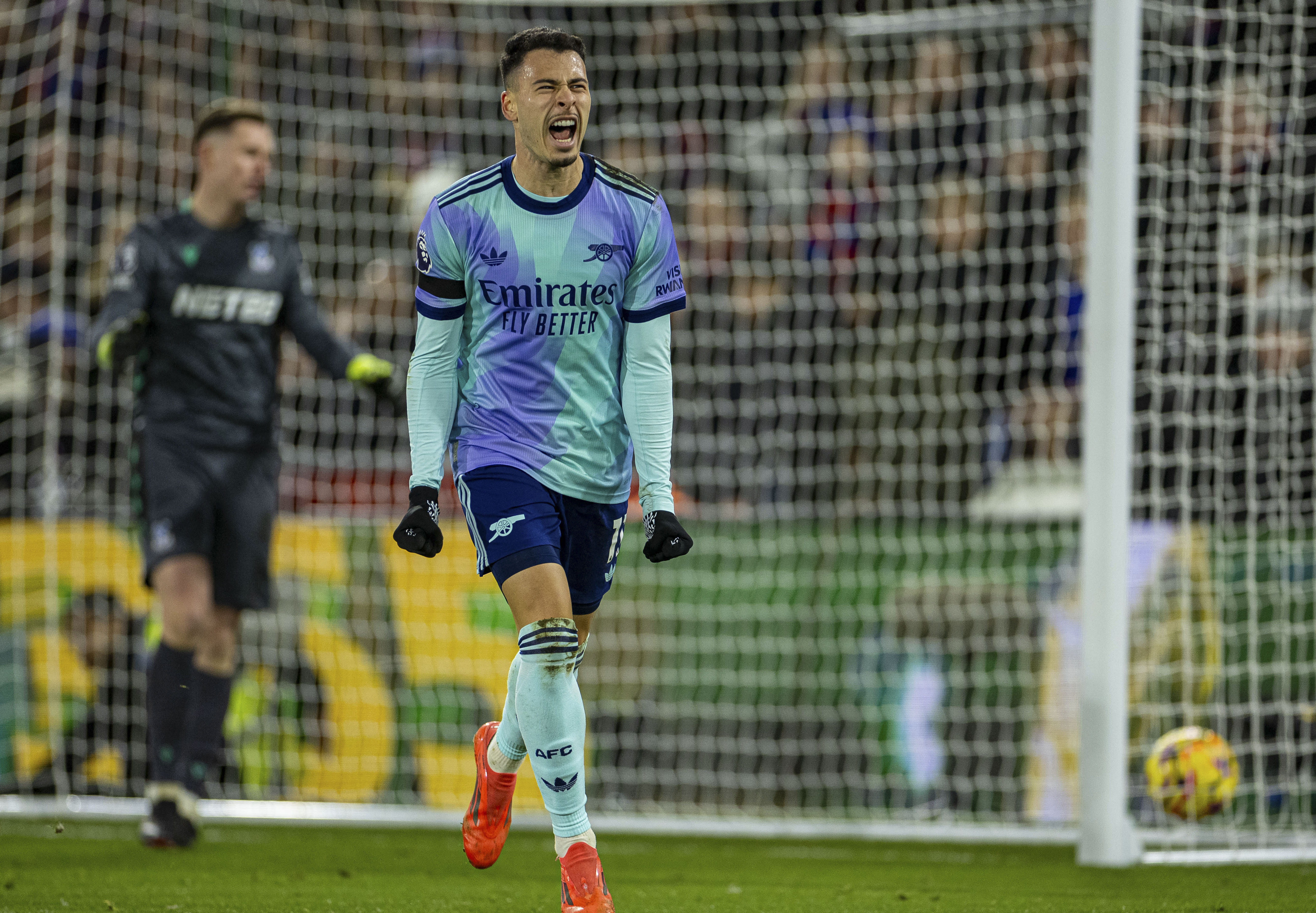 精彩瞬间：顶尖球员在赛场上展现实力