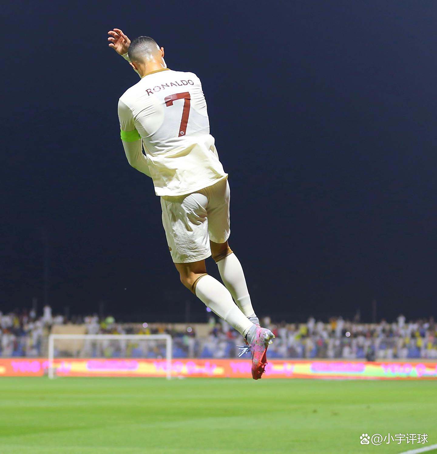 球队成功反超,将胜利拱手相让 球队成功反超,将胜利拱手相让